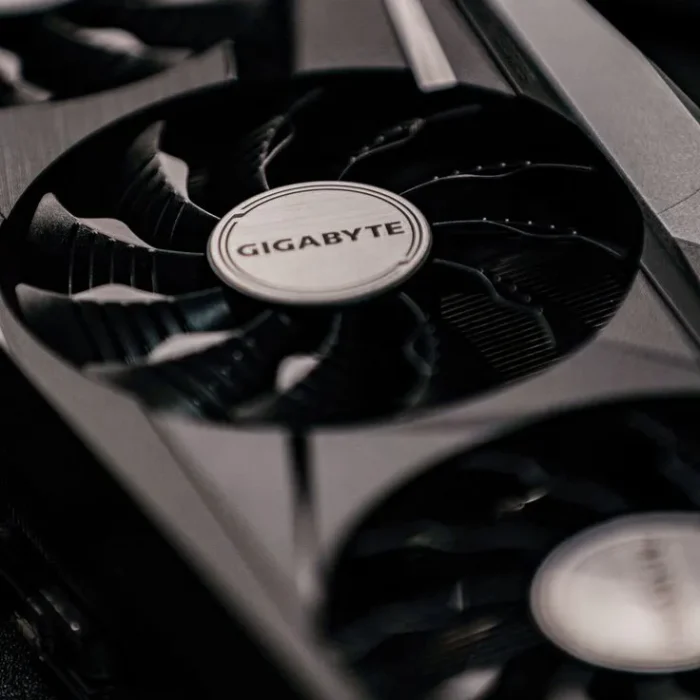 آیا خرید کارت گرافیک استوک ارزش دارد؟ بررسی تخصصی در مورد خرید کارت گرافیک استوک و کارت گرافیک دست دوم