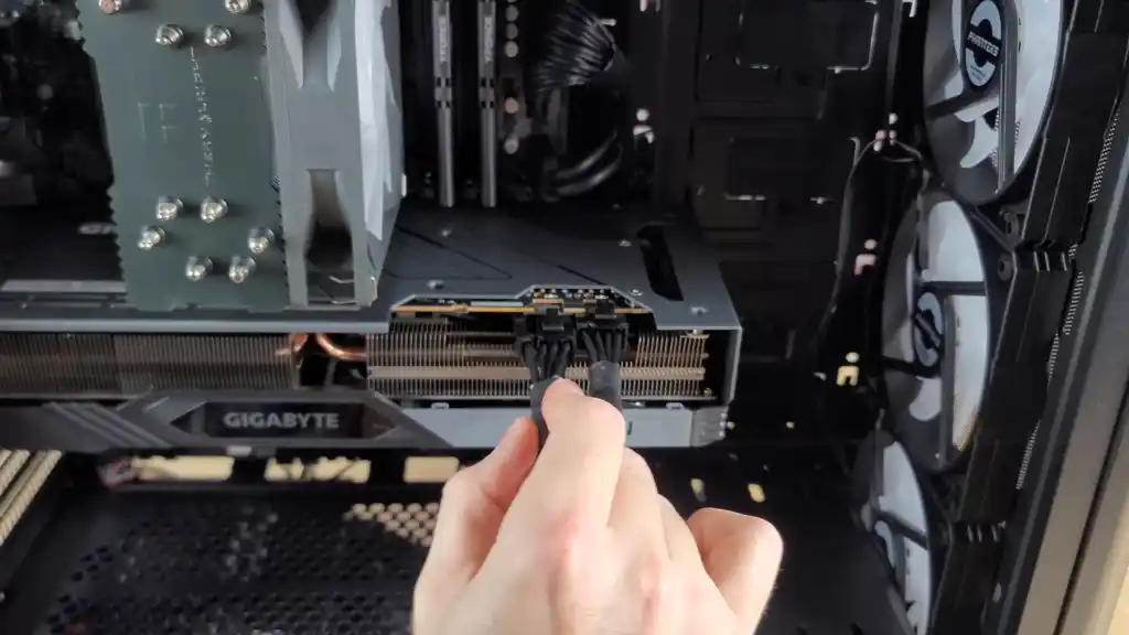 اتصال کابل برق کارت گرافیک به پاور کامپیوتر