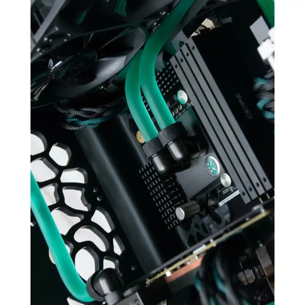 مجله های آموزش کامپیوتر بهترین برند های کیس برای خنک کننده واترکولینگ PC water cooling