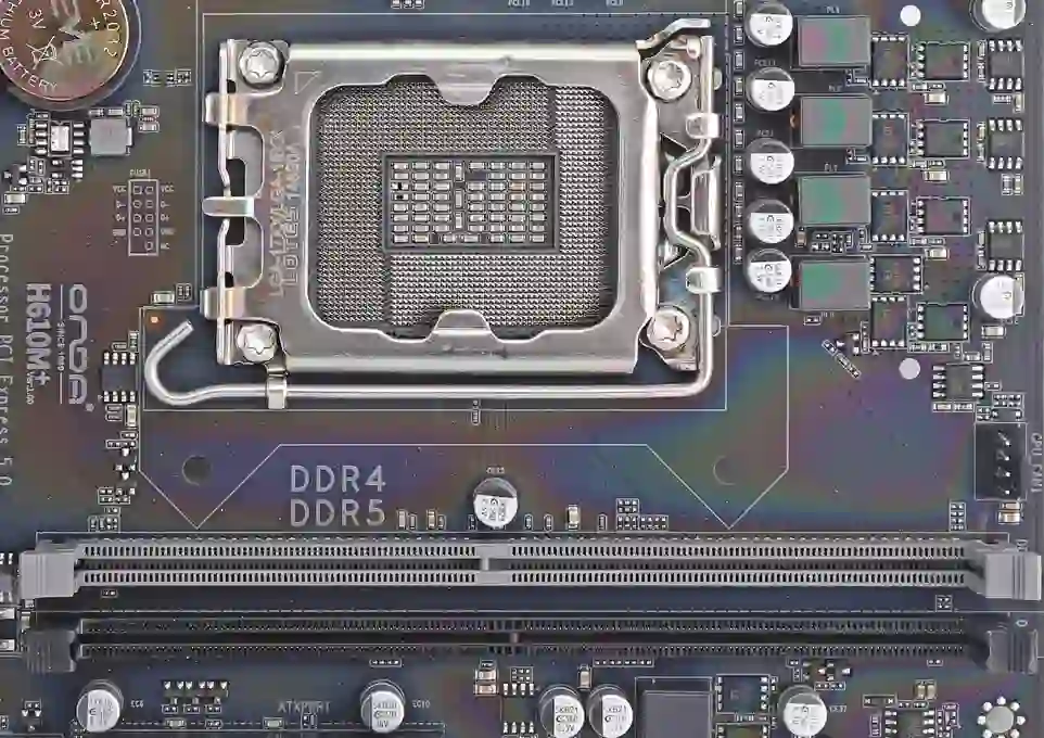 مجله های آموزش کامپیوتر خرید مادربرد DDR4 یا DDR5 با آینده نگری