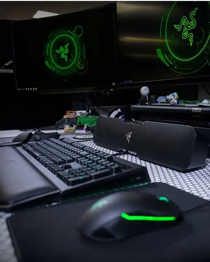 نرم افزارهای اختصاصی برند ریزر Razer مثل Razer Chroma Studio , Razer Cortex , Razer Synapse